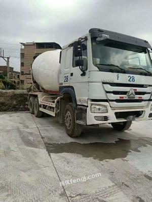 二手混泥土攪拌罐車與散裝粉車低價處理，機會難得