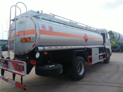 東風(fēng)天錦加油車 高效散裝粉運(yùn)輸解決方案